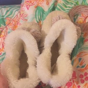 Adorable cute slippers barely used